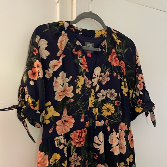 Vince Camuto navy floral dress - Picture 2 of 4